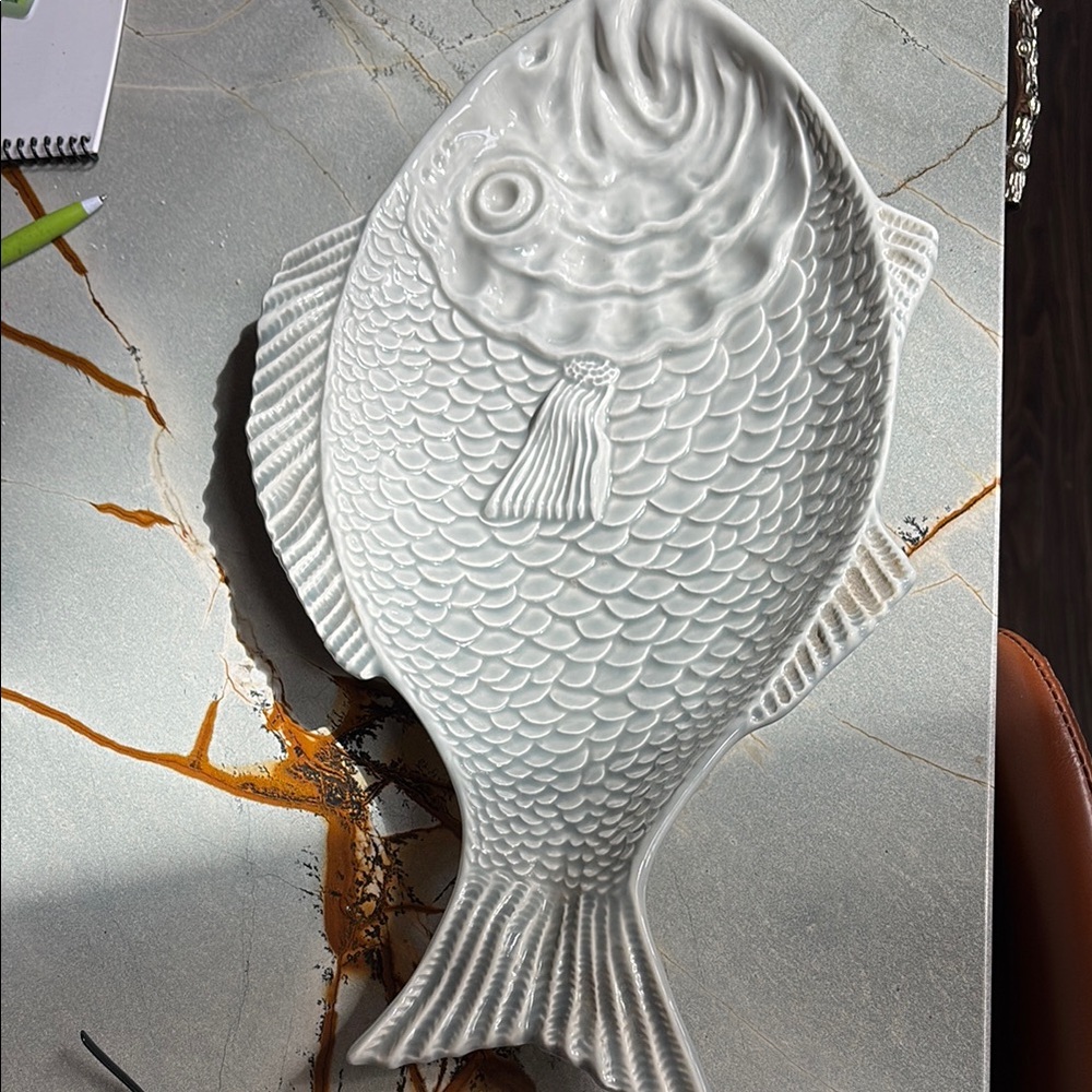 Olfaire Fish-Shaped Ceramic Platter